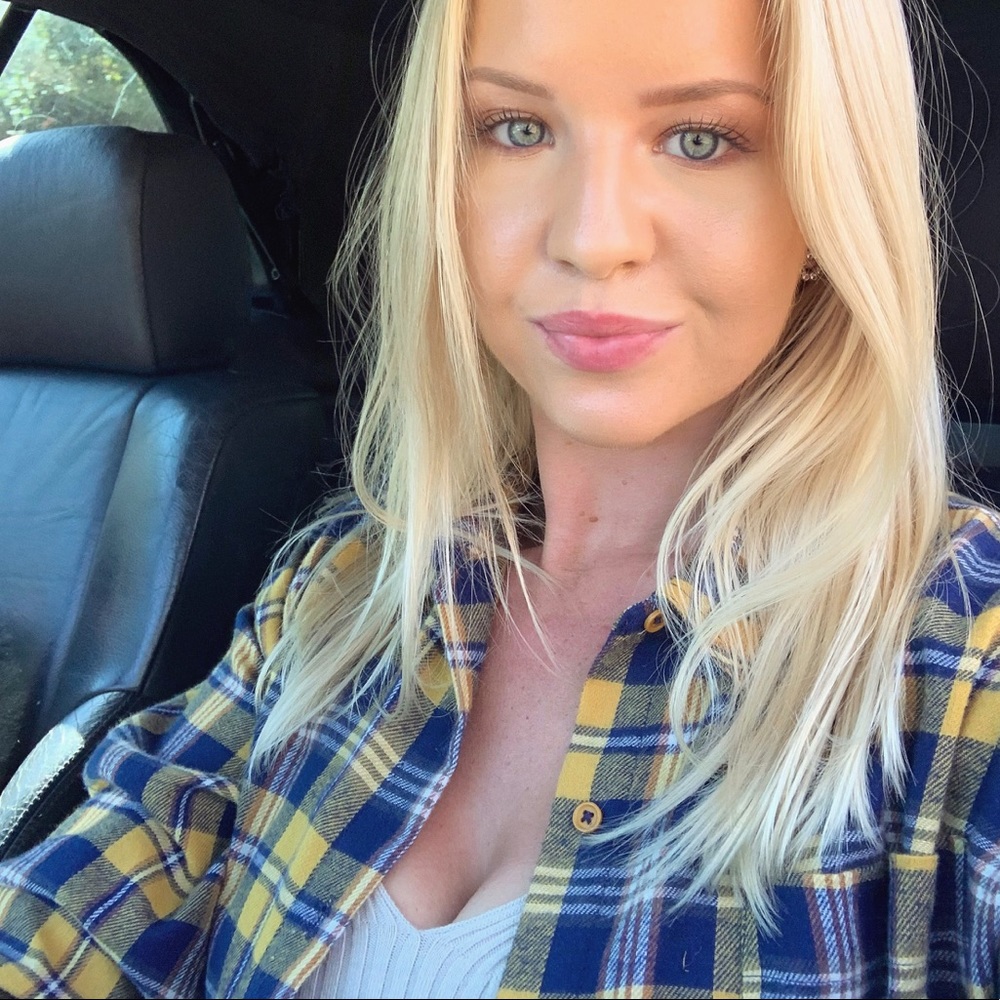 Molly, 22